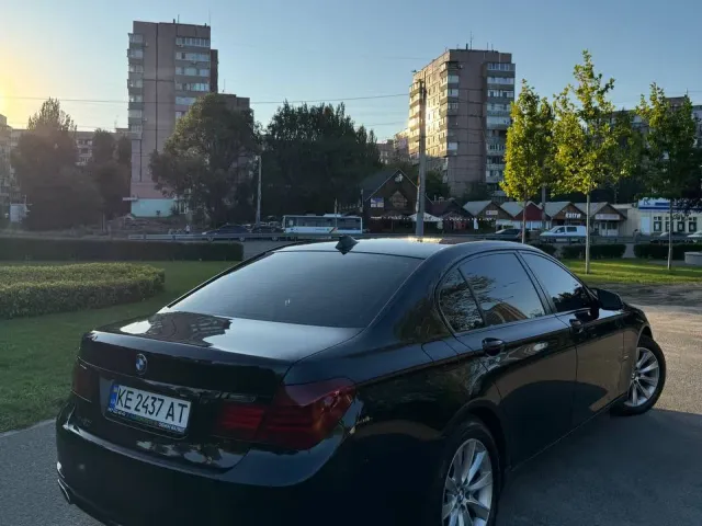 BMW 7 серії - фото 1
