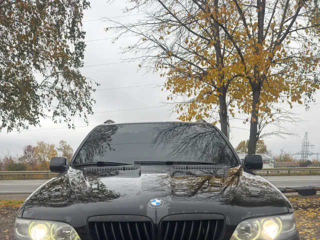 BMW X5 - фото 1
