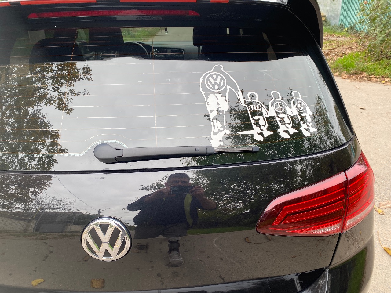 Volkswagen Golf R - фото 13