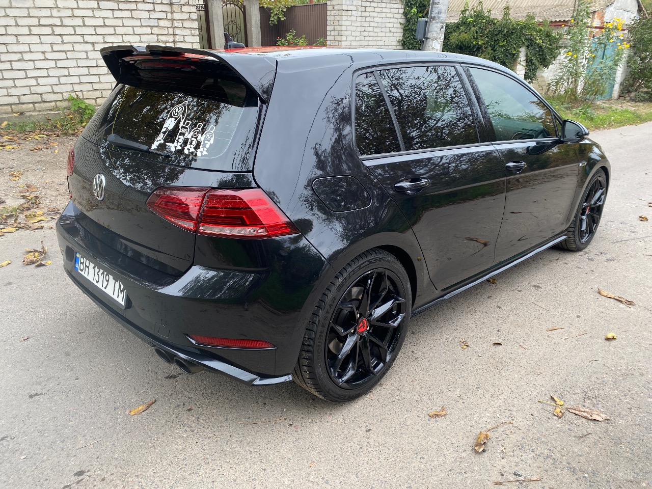 Volkswagen Golf R - фото 8
