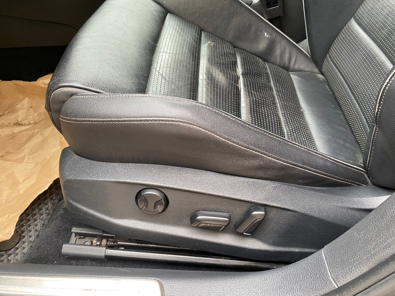 Volkswagen Golf R - фото 12