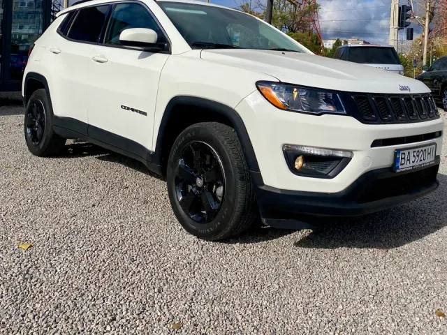 Jeep Compass - фото 1