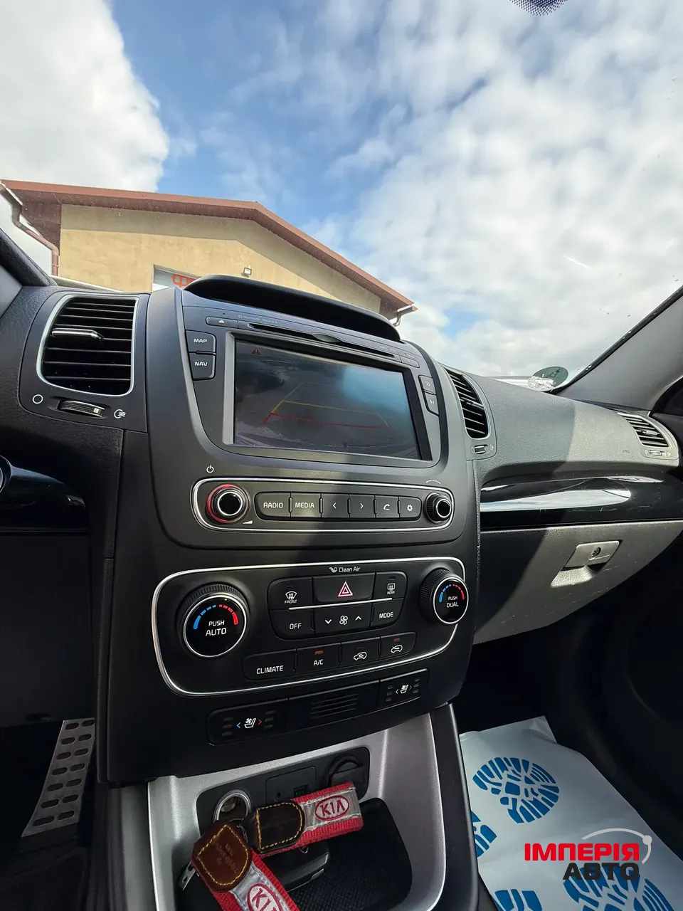 Kia Sorento - фото 22