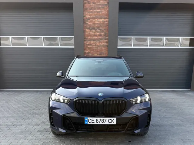 BMW X5 - фото 1