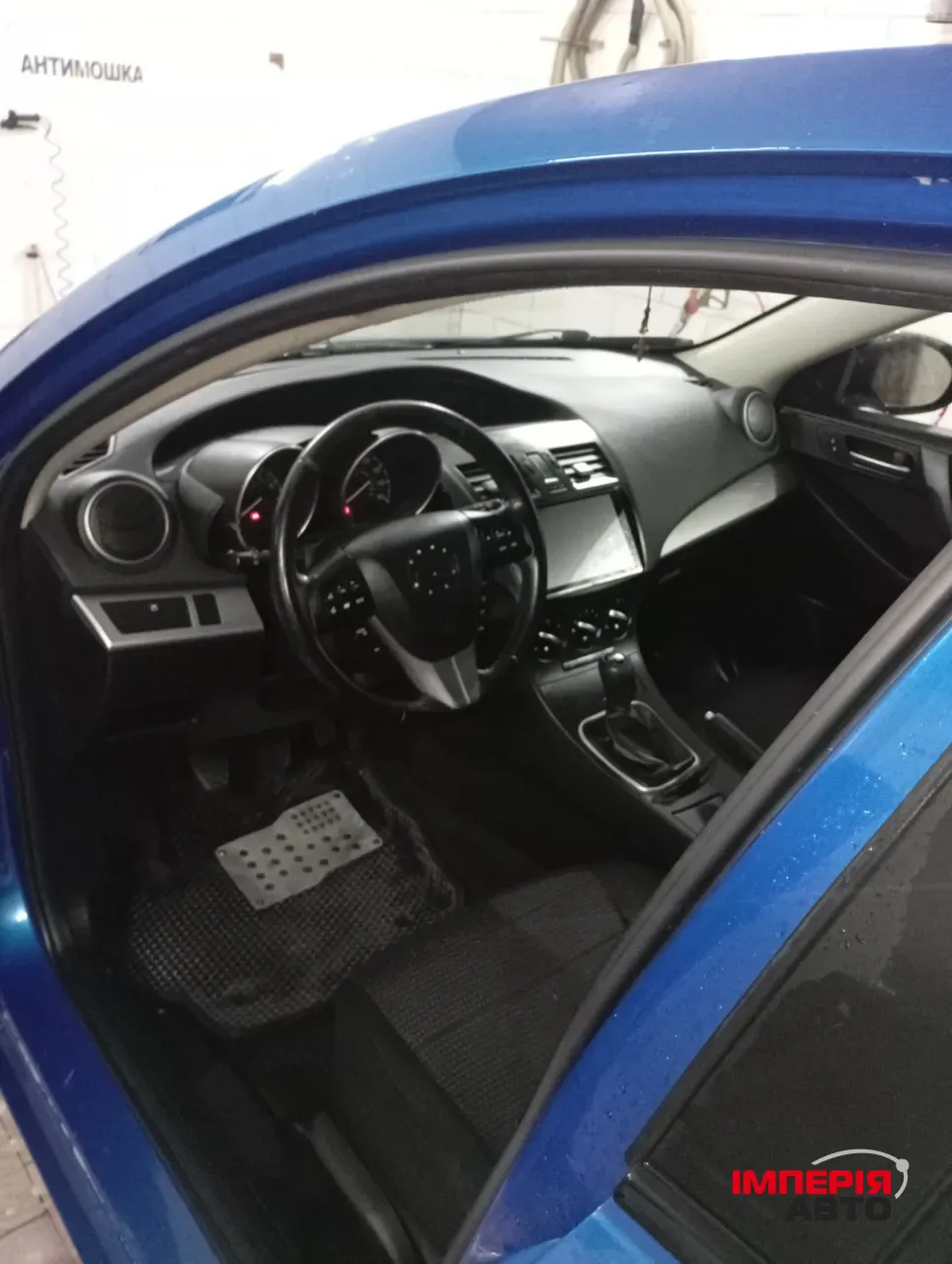 Mazda 3 - фото 4