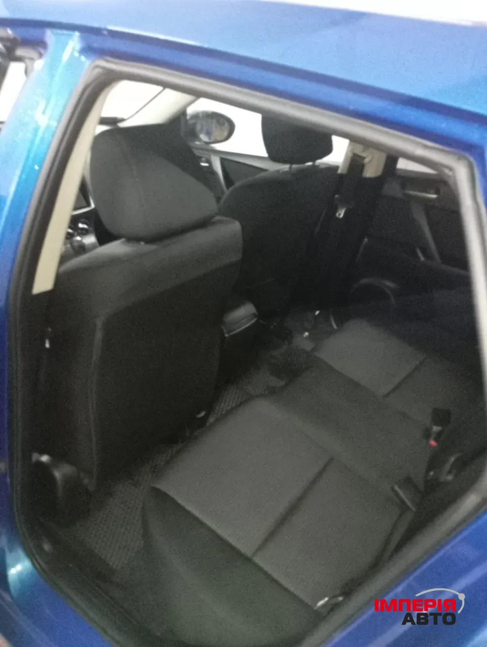 Mazda 3 - фото 6