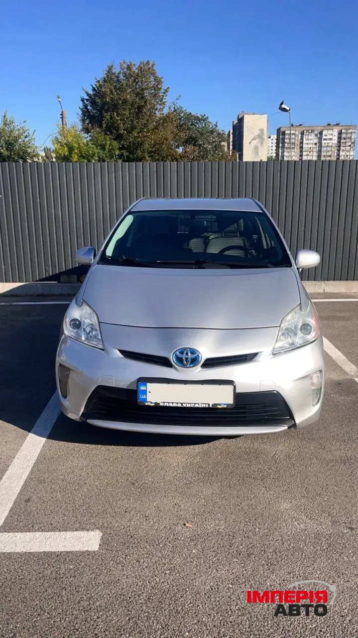 Toyota Prius - фото 2