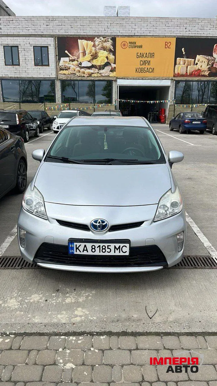 Toyota Prius - фото 1