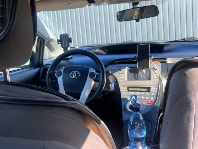 Toyota Prius - фото 3