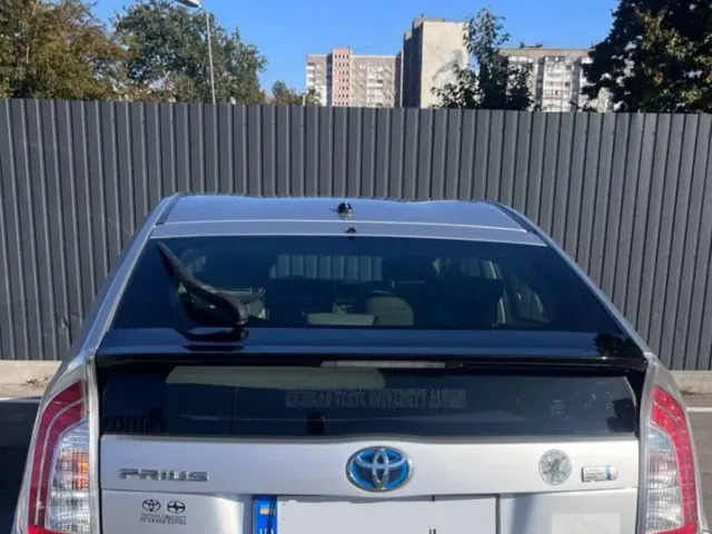 Toyota Prius - фото 5