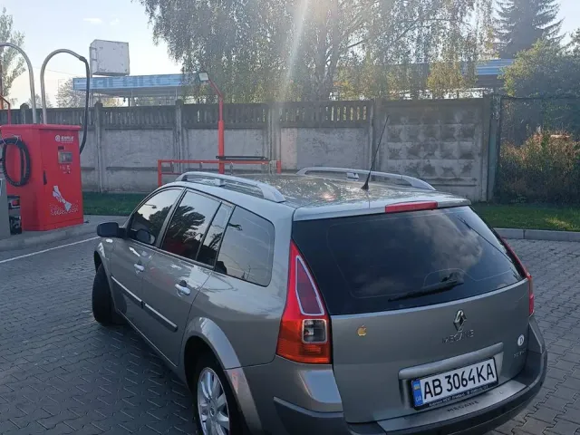 Renault Megane - фото 4