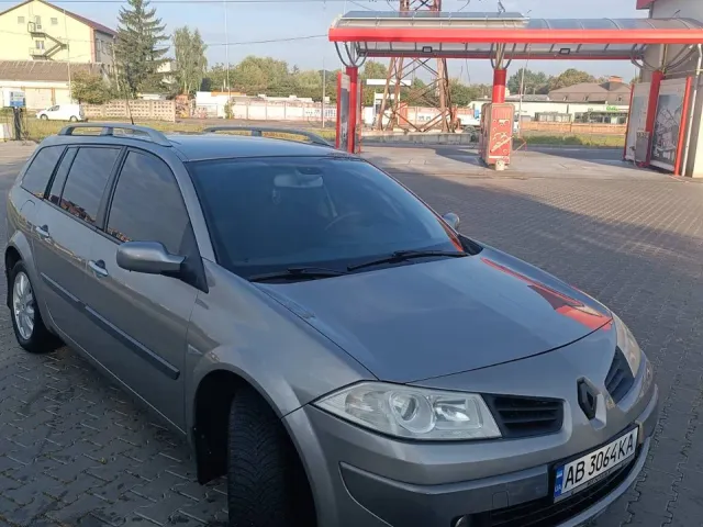 Renault Megane - фото 1