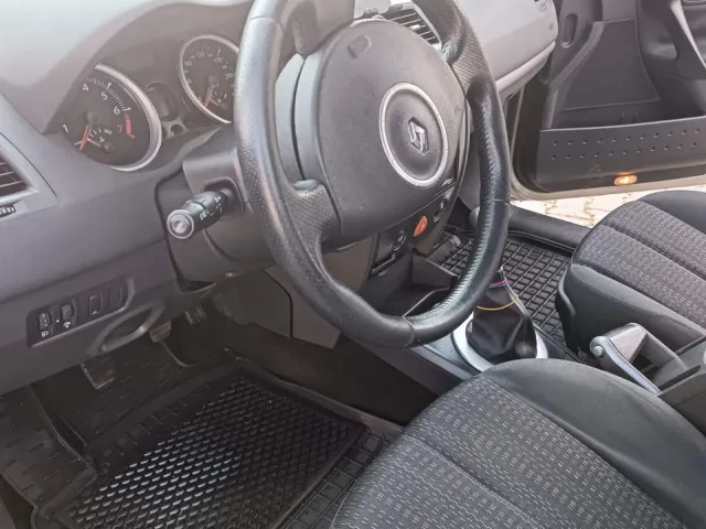 Renault Megane - фото 2