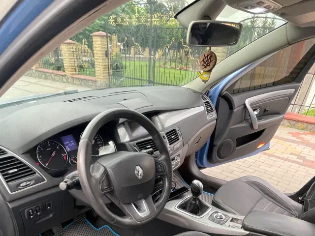 Renault Laguna - фото 2