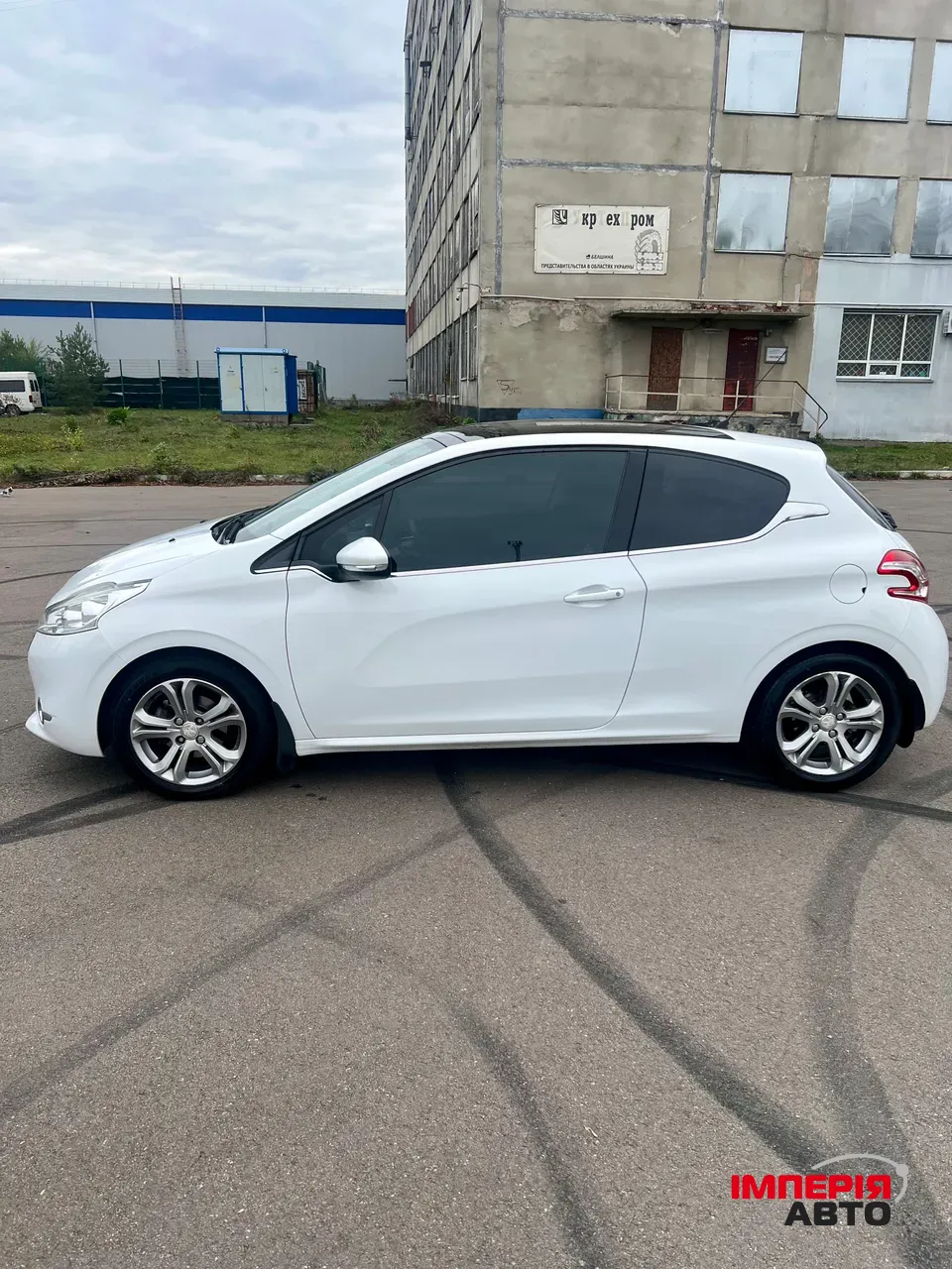 Peugeot 208 - фото 6