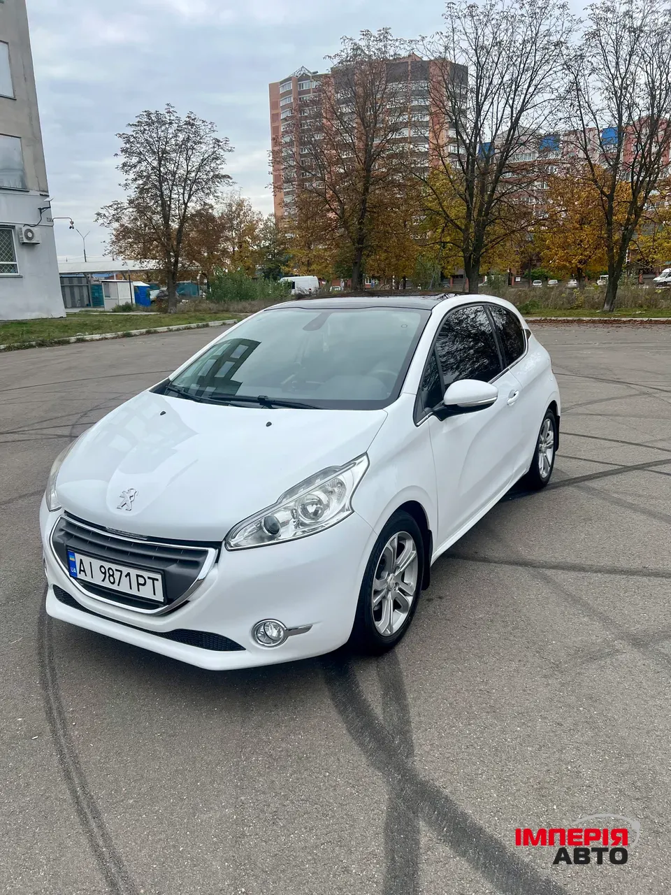Peugeot 208 - фото 1