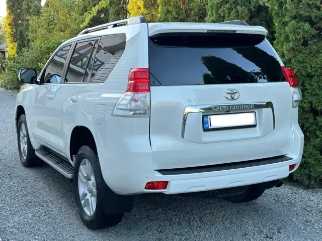 Toyota Land Cruiser Prado - фото 3