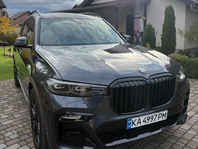 BMW X7 - фото 1