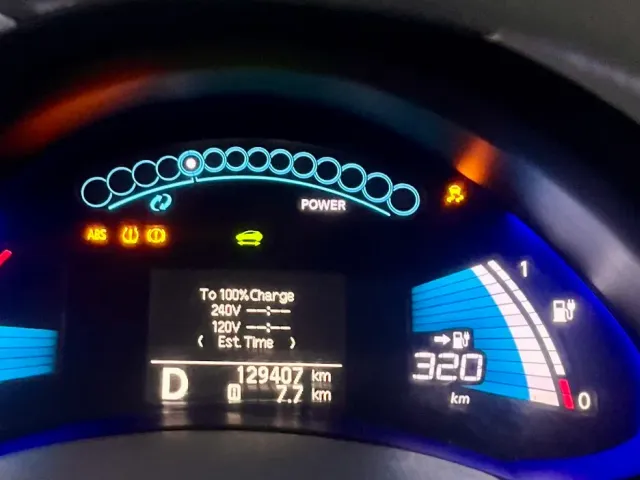 Nissan Leaf - фото 2