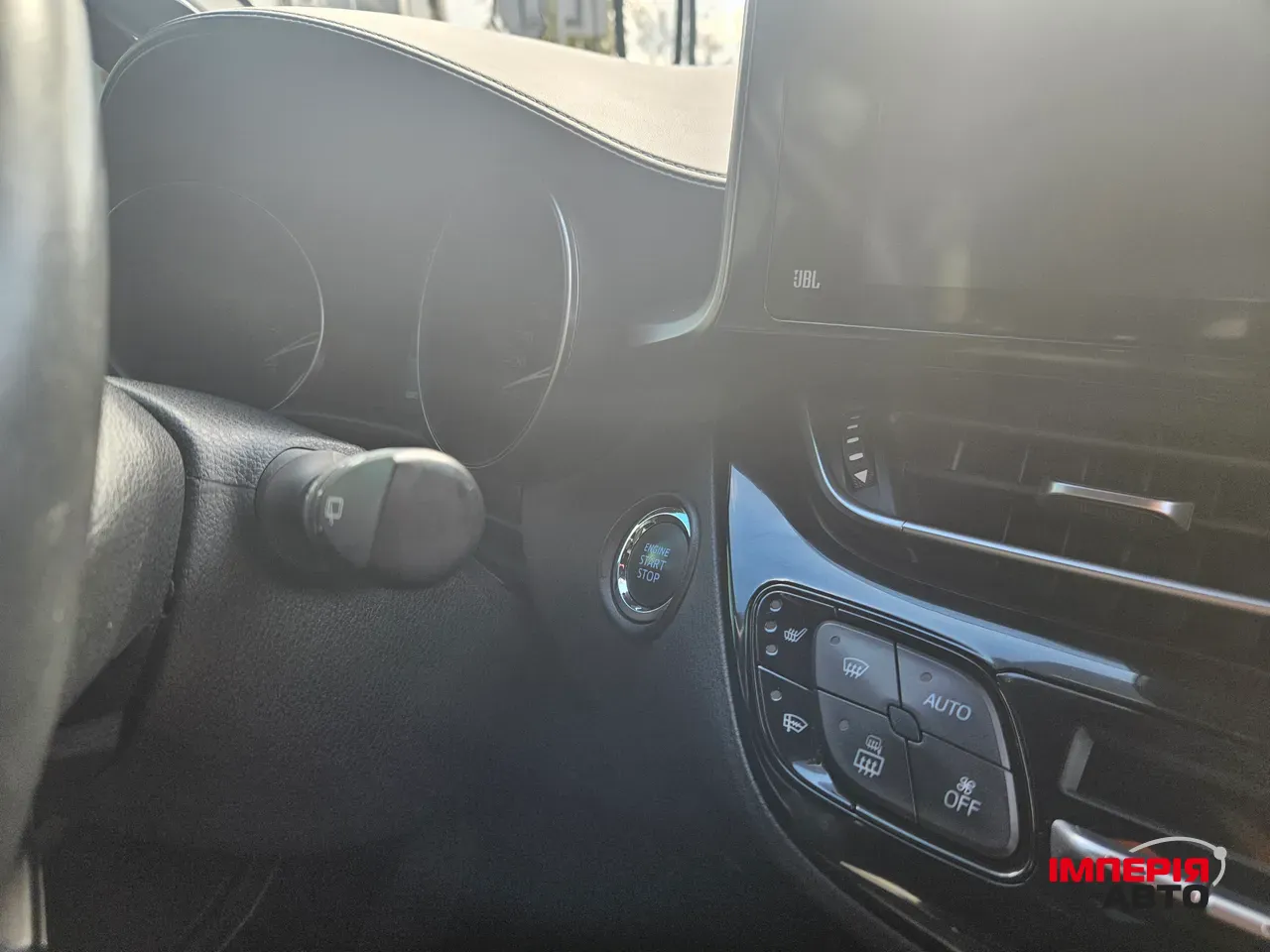 Toyota C-HR - фото 13