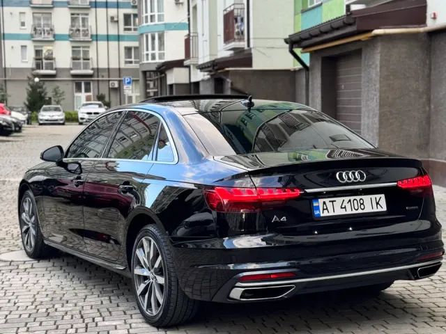 Audi A4 - фото 2
