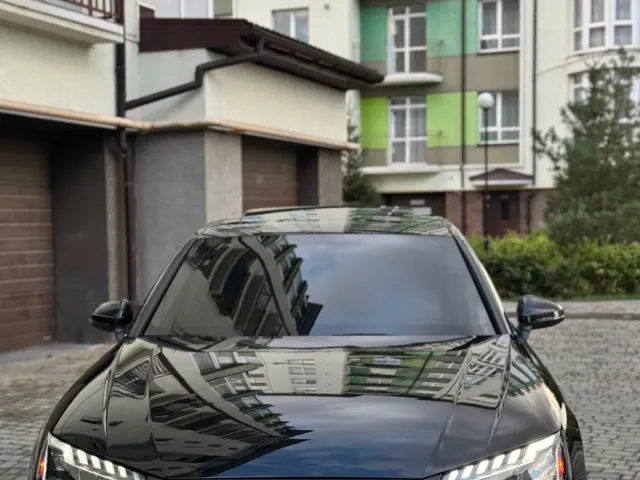 Audi A4 - фото 1
