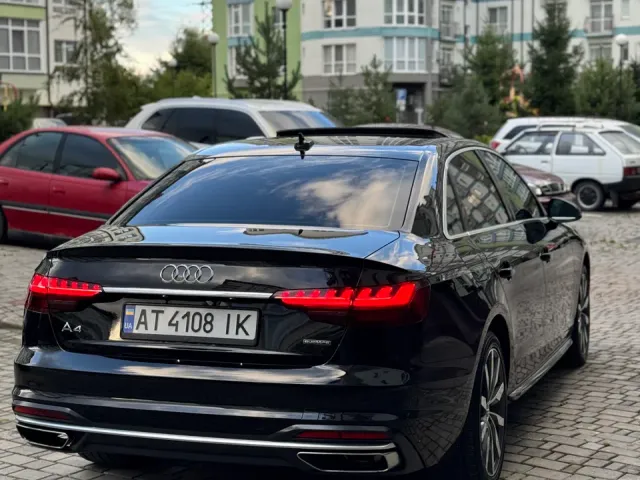 Audi A4 - фото 3