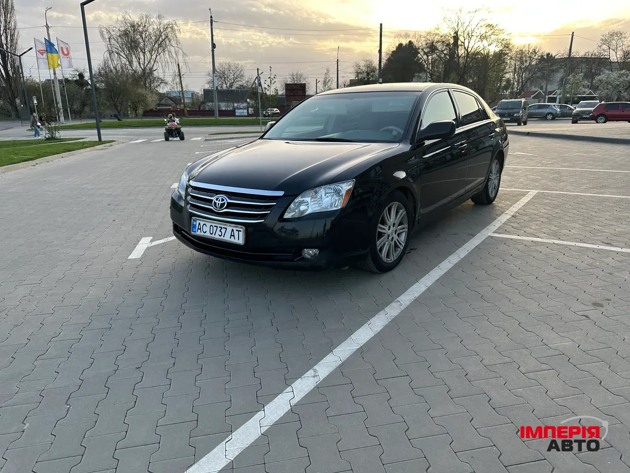 Toyota Avalon - фото 1