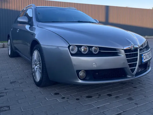 Alfa Romeo 159 - фото 1