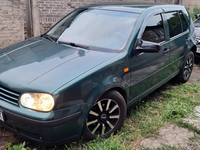 Volkswagen Golf - фото 1