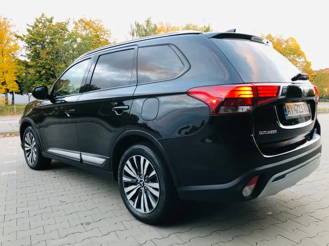 Mitsubishi Outlander - фото 5