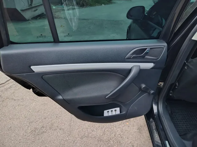 Skoda Octavia - фото 4
