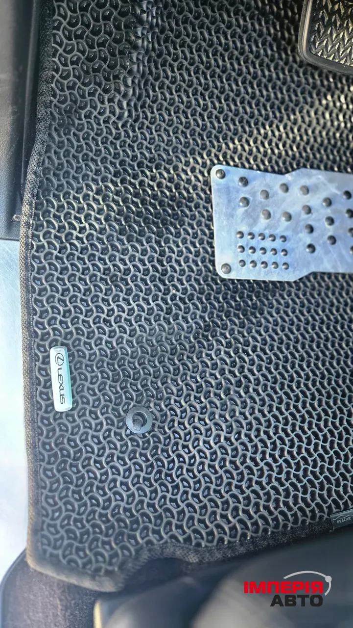 Lexus LX - фото 18