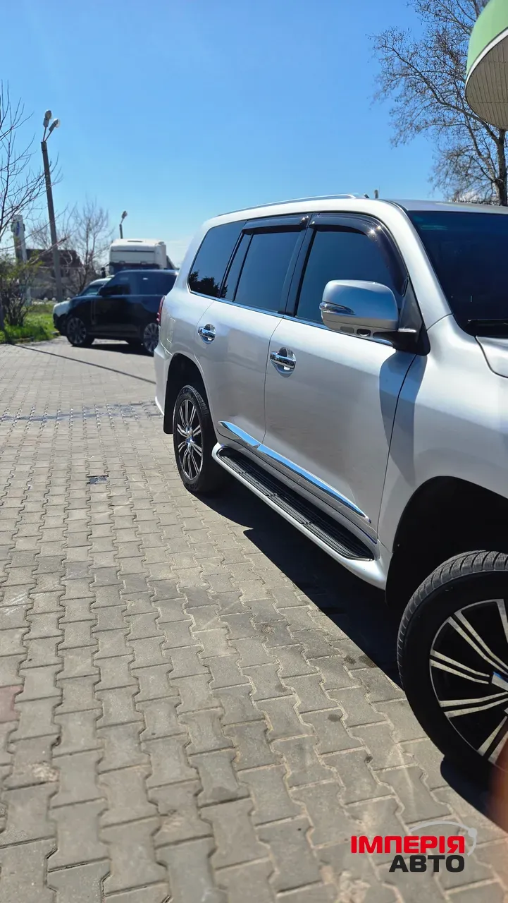 Lexus LX - фото 3