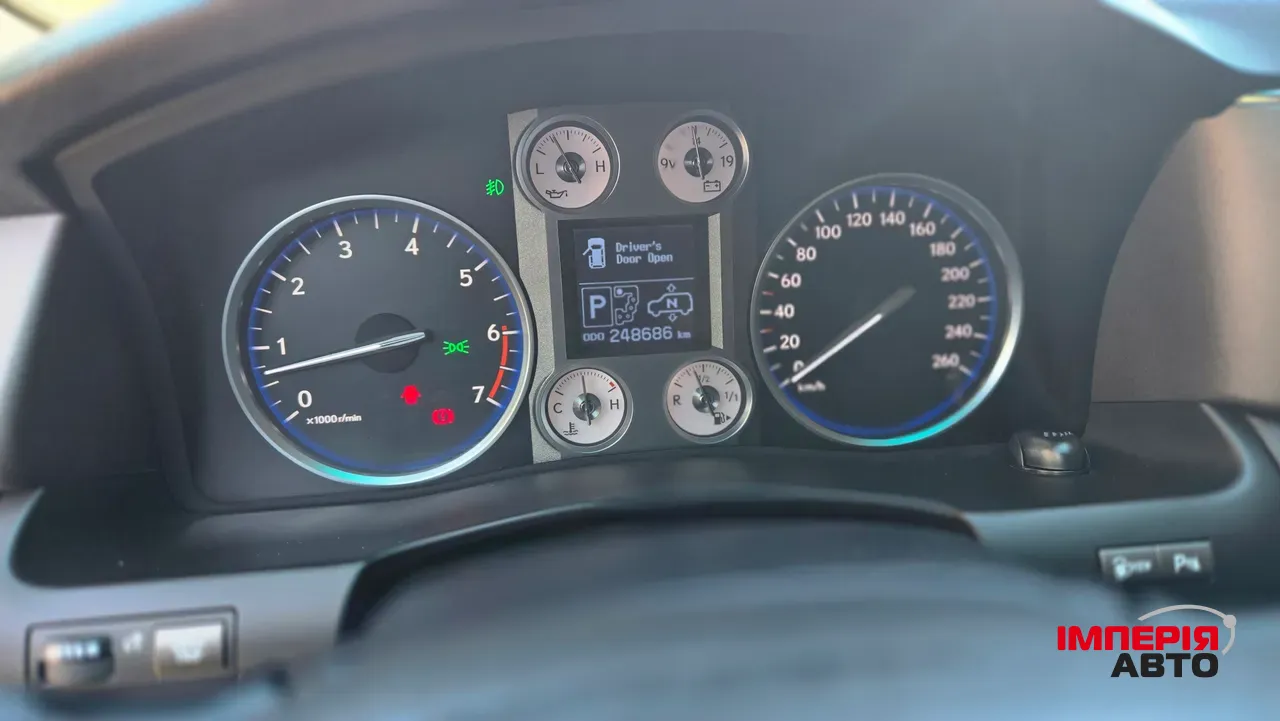 Lexus LX - фото 7