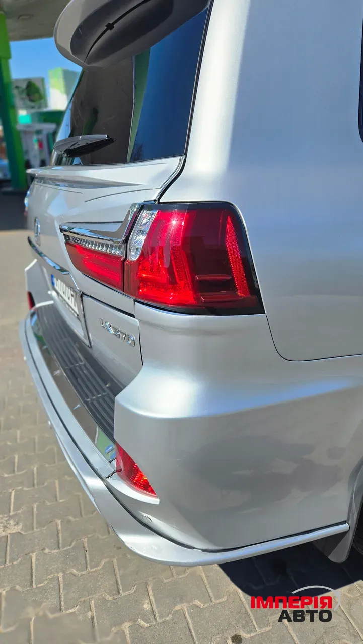 Lexus LX - фото 1