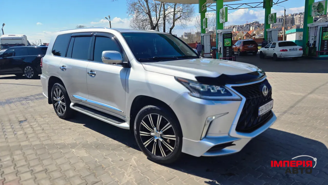 Lexus LX - фото 13