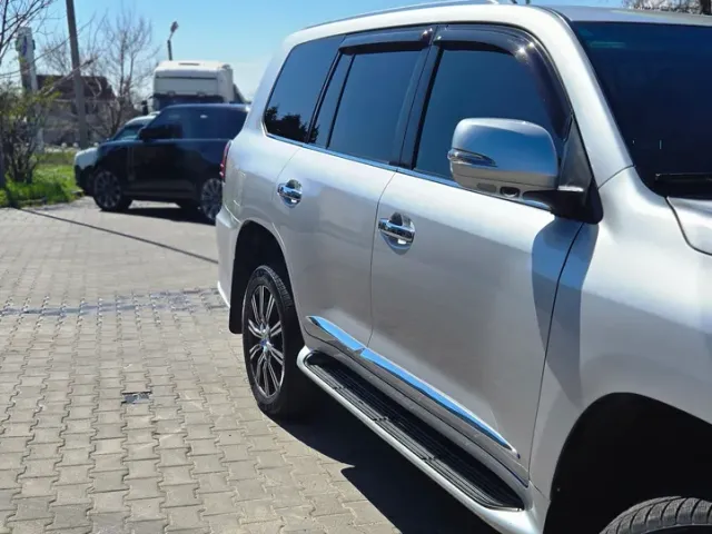 Lexus LX - фото 2