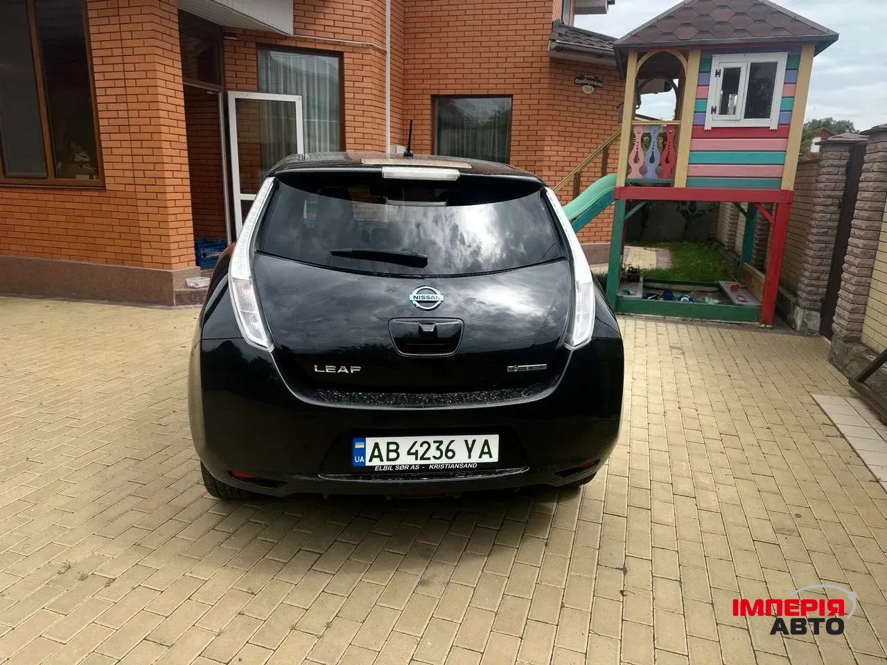 Nissan Leaf - фото 1