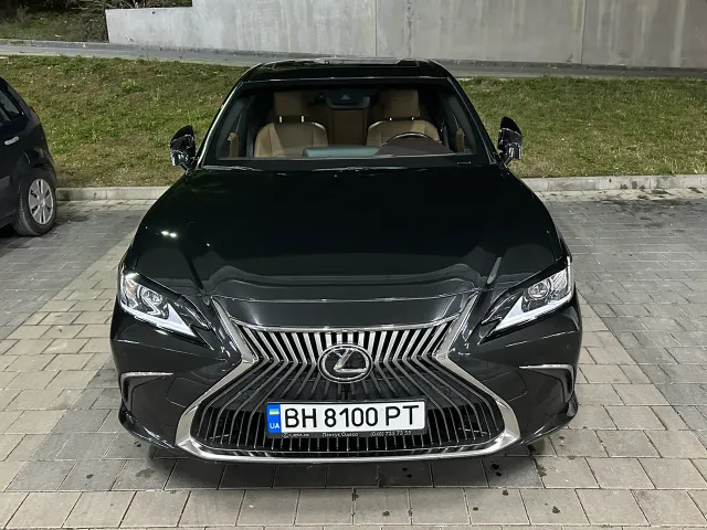 Lexus ES - фото 1