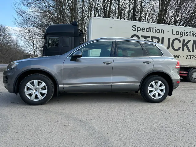 Volkswagen Touareg - фото 5
