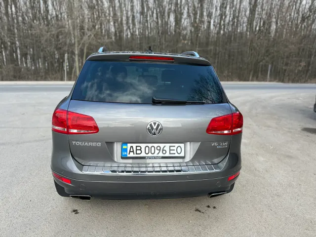 Volkswagen Touareg - фото 2
