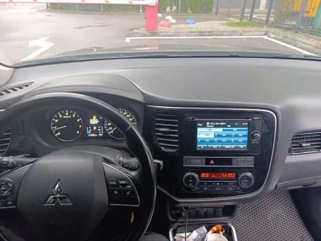 Mitsubishi Outlander - фото 4