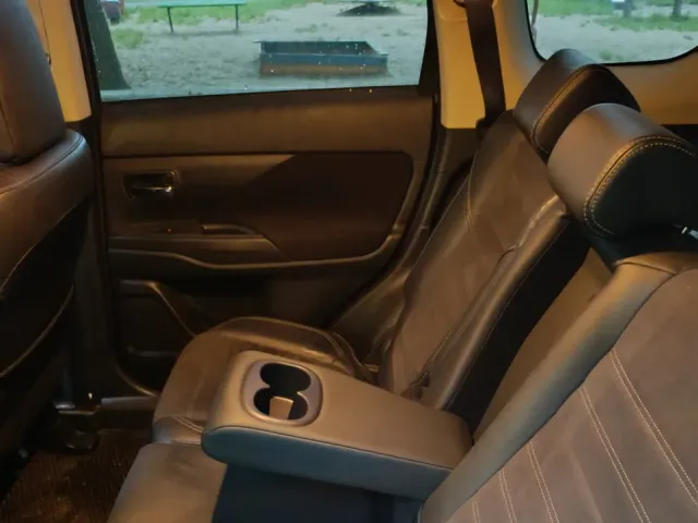 Mitsubishi Outlander - фото 3