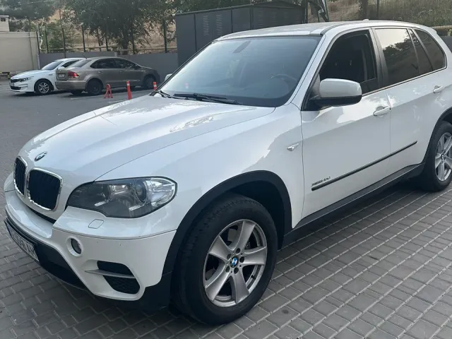 BMW X5 - фото 1