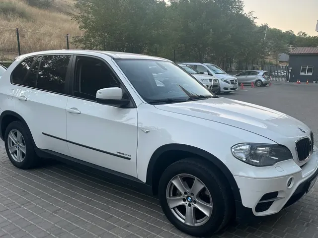 BMW X5 - фото 2