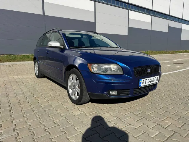 Volvo V50 - фото 2
