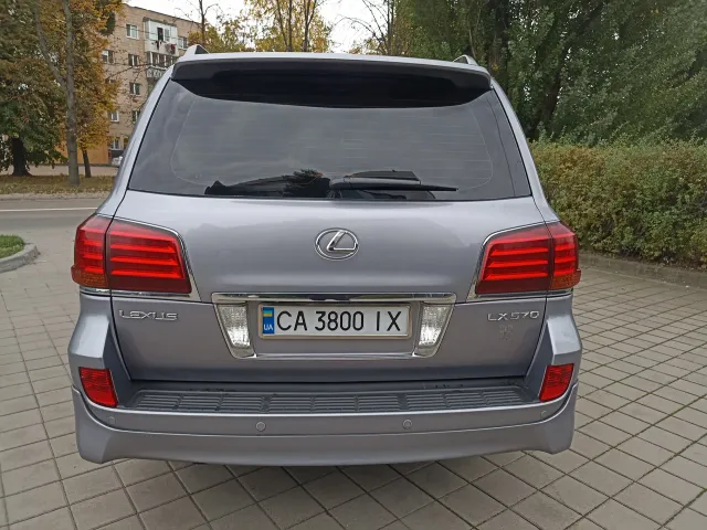 Lexus LX - фото 5