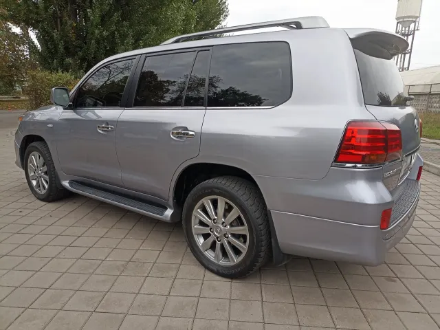 Lexus LX - фото 3