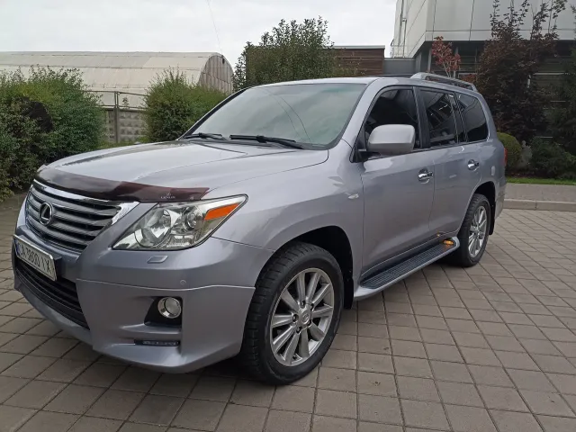 Lexus LX - фото 1
